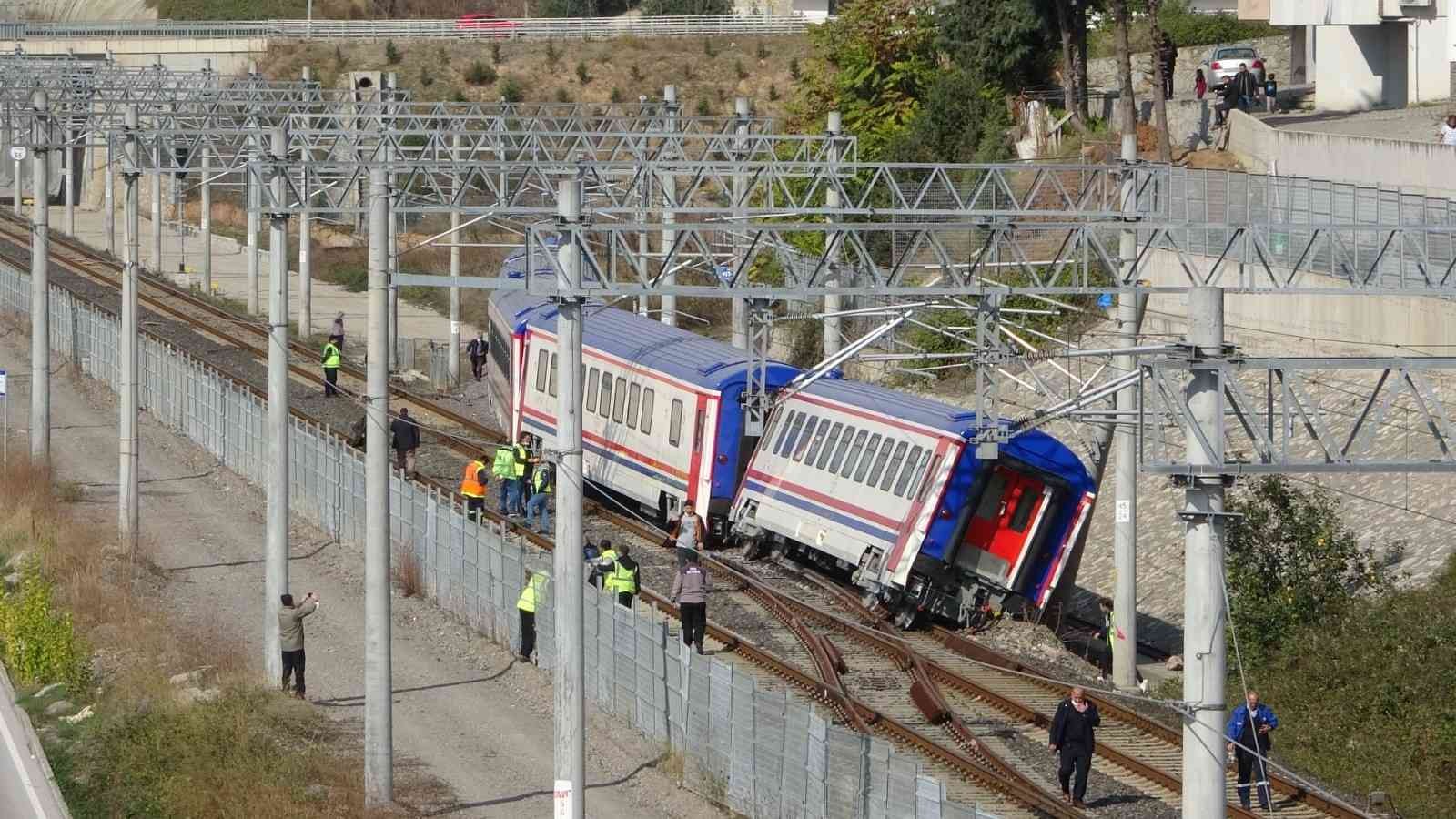 TCDD’dan 2 vagonun raydan çıkmasıyla ilgili açıklama #kocaeli