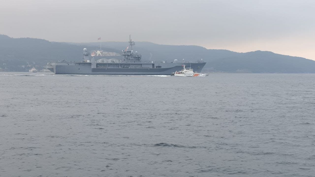 ABD savaş gemisi Çanakkale Boğazı’ndan geçti #canakkale