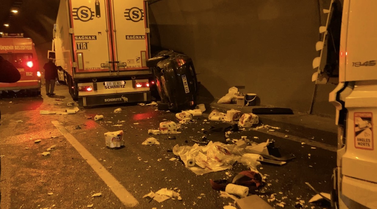 Adana-Ankara Otoyolu’nda zincirleme kaza: 4 yaralı #adana