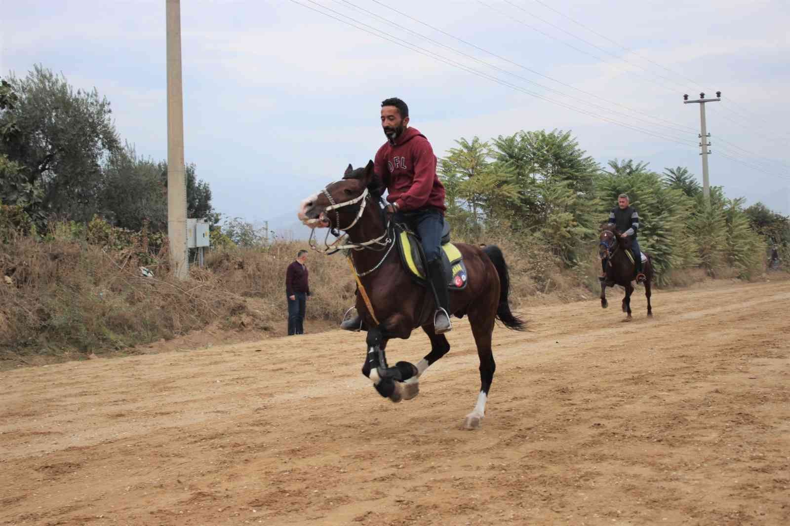 İzmir’de geleneksel rahvan at yarışları yapıldı #izmir