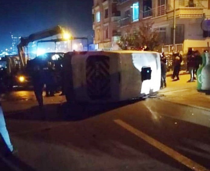 Ankara’da öğrencileri taşıyan servis devrildi: 6 çocuk yaralandı #ankara