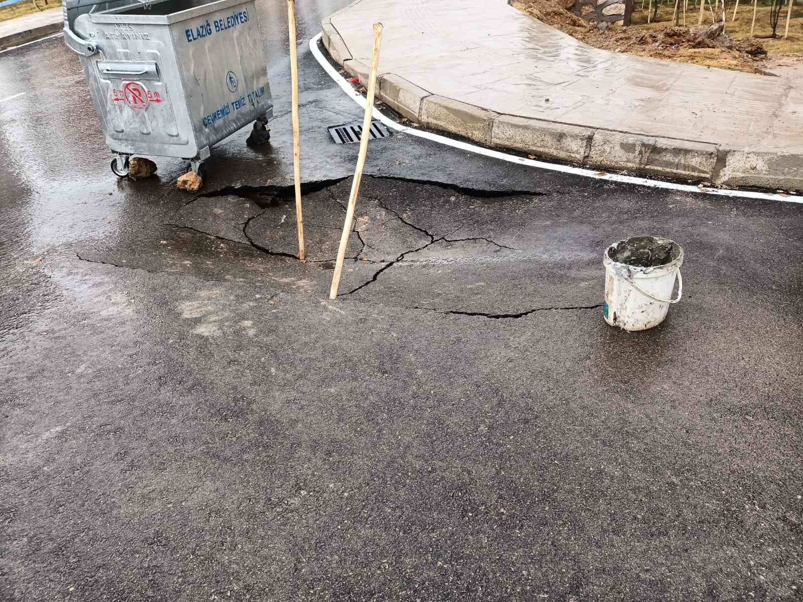 Elazığ’da aşırı yağışlar nedeniyle yolda çökme meydana geldi #elazig