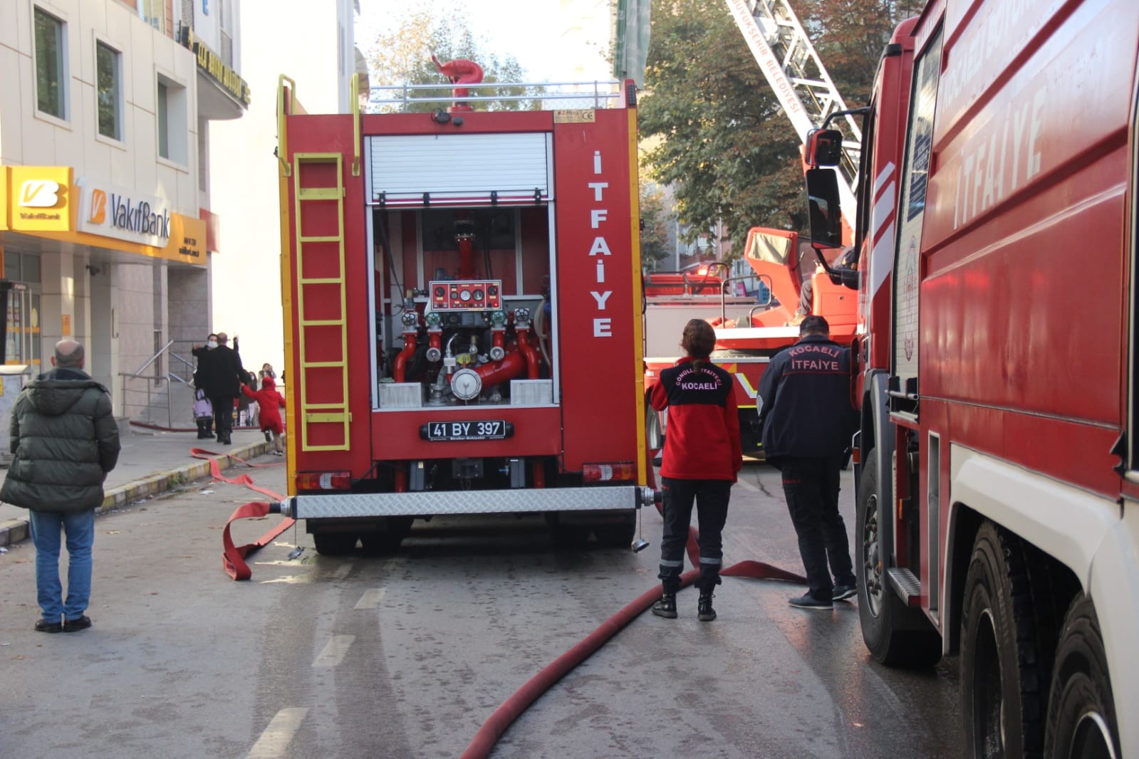 Kız öğrenci yurdunda yangın paniği #kocaeli