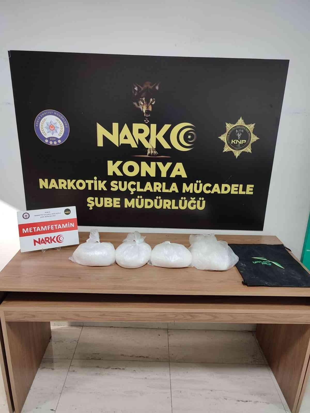 Konya’da 3 kilo 832 gram uyuşturucu madde geçirildi #konya