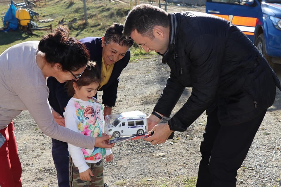 Çayırlı Kaymakamı Gülderen, köy ve mezralarda incelemelerde bulundu #erzincan