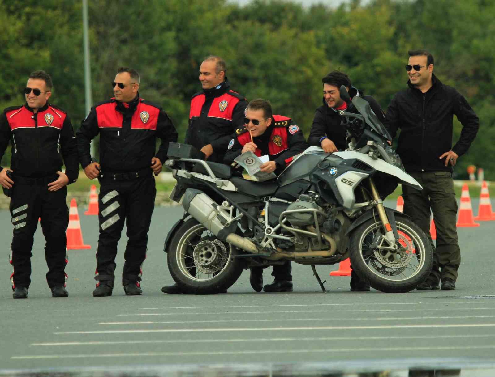 Motosikletli polisleri yetiştirecek eğiticilere kurs verildi #izmir