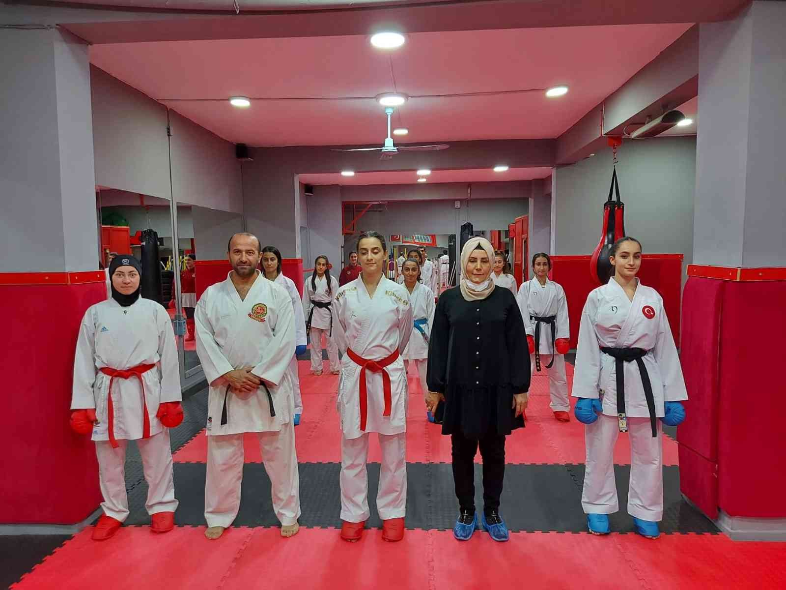 Diyarbakırlı kızlar karatede fark oluşturuyor #diyarbakir