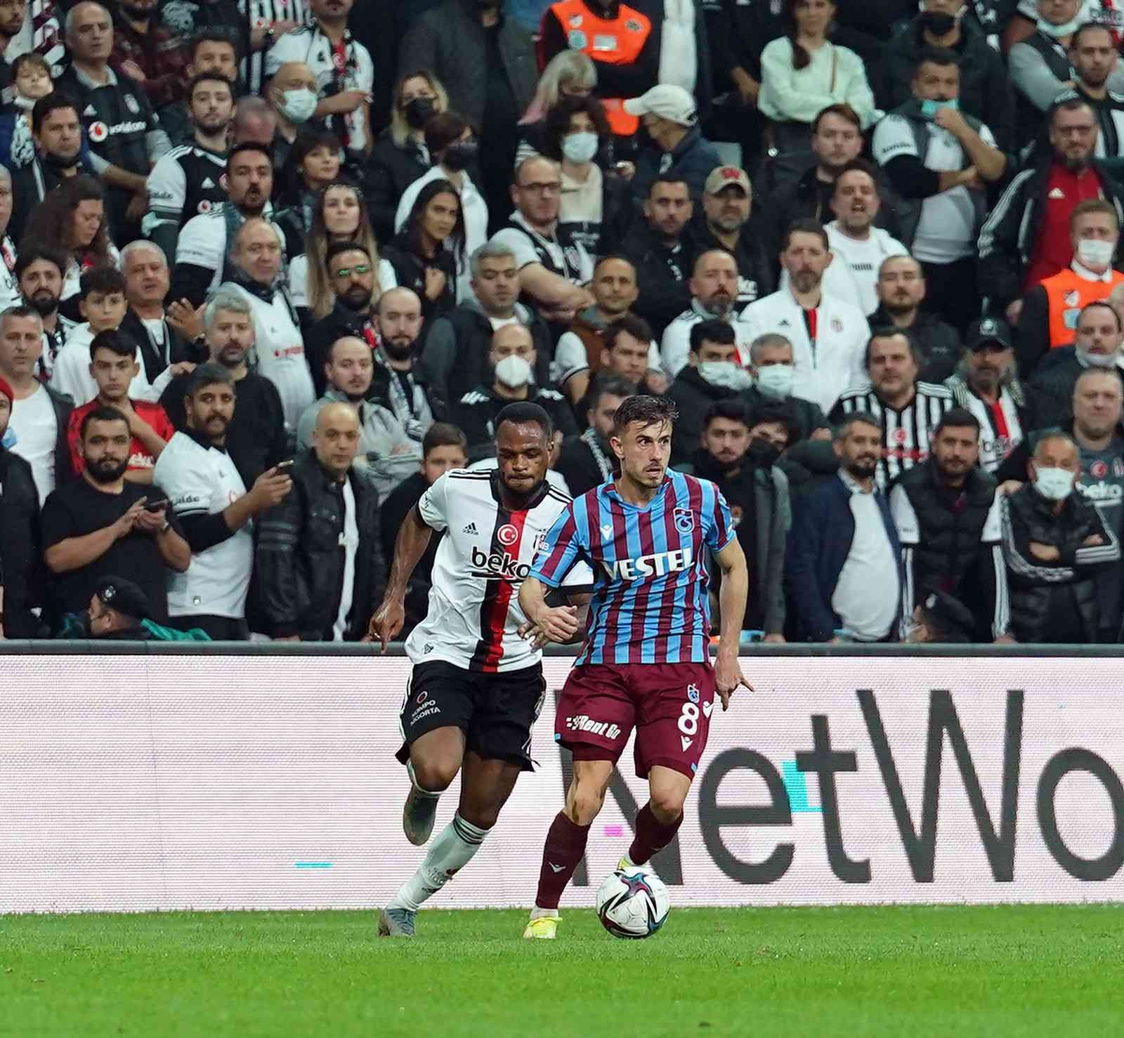 Spor Toto Süper Lig: Beşiktaş: 0 - Trabzonspor: 1 (İlk yarı) #istanbul