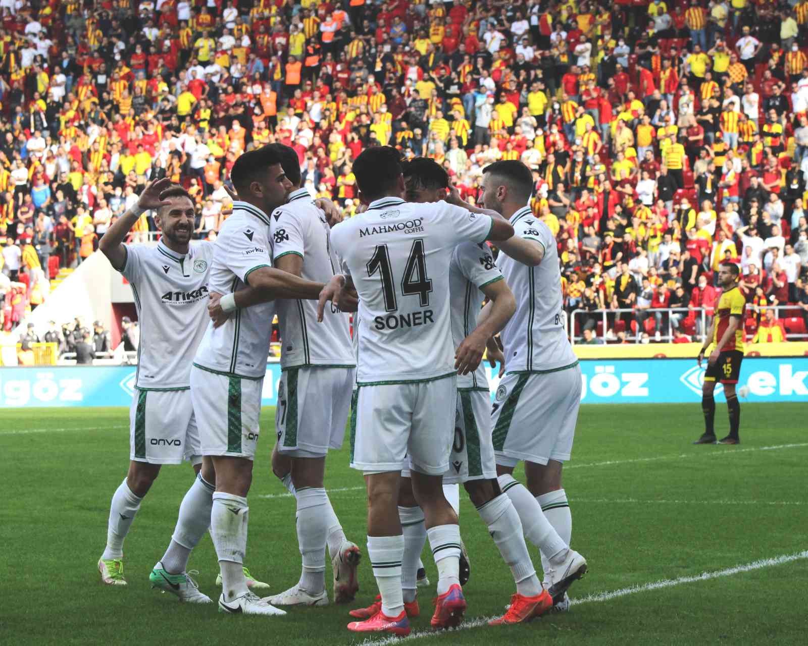 Spor Toto Süper Lig: Göztepe: 0 - Konyaspor: 1 (İlk yarı) #izmir