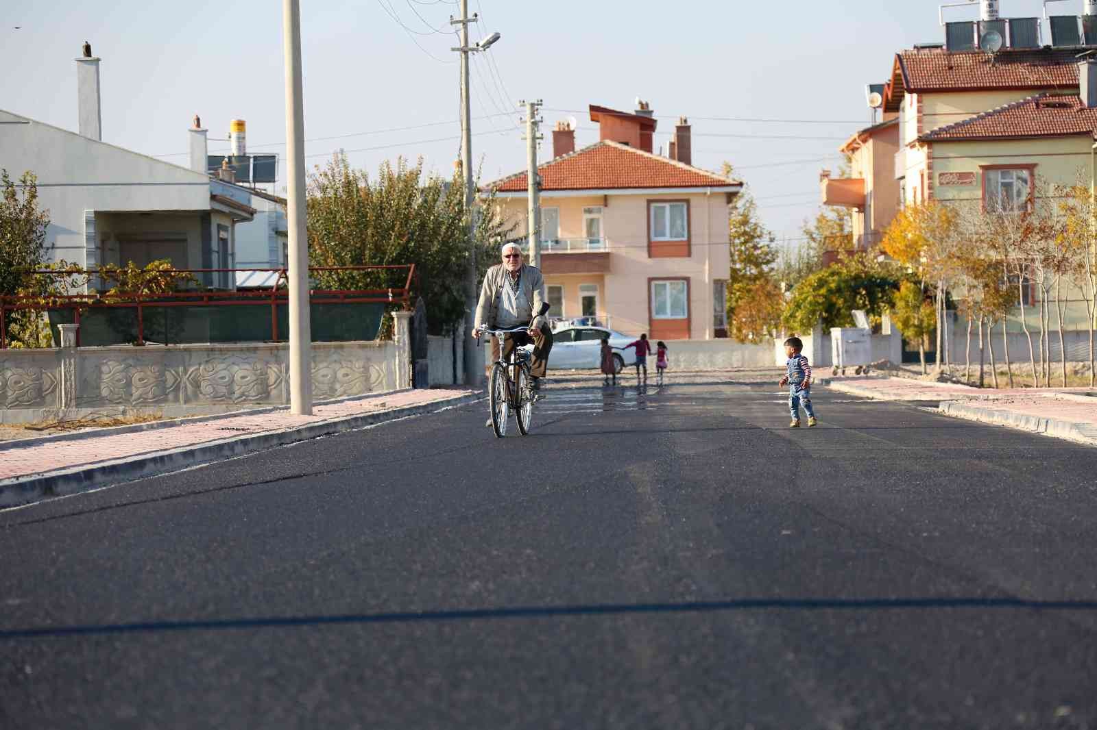 Meram Belediyesi Alakova’da sokakları sıcak asfaltla buluşturdu #konya