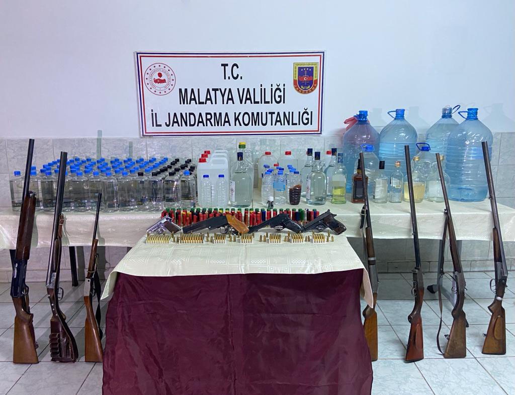 Malatya’da jandarmadan silah ve uyuşturucu operasyonu #malatya