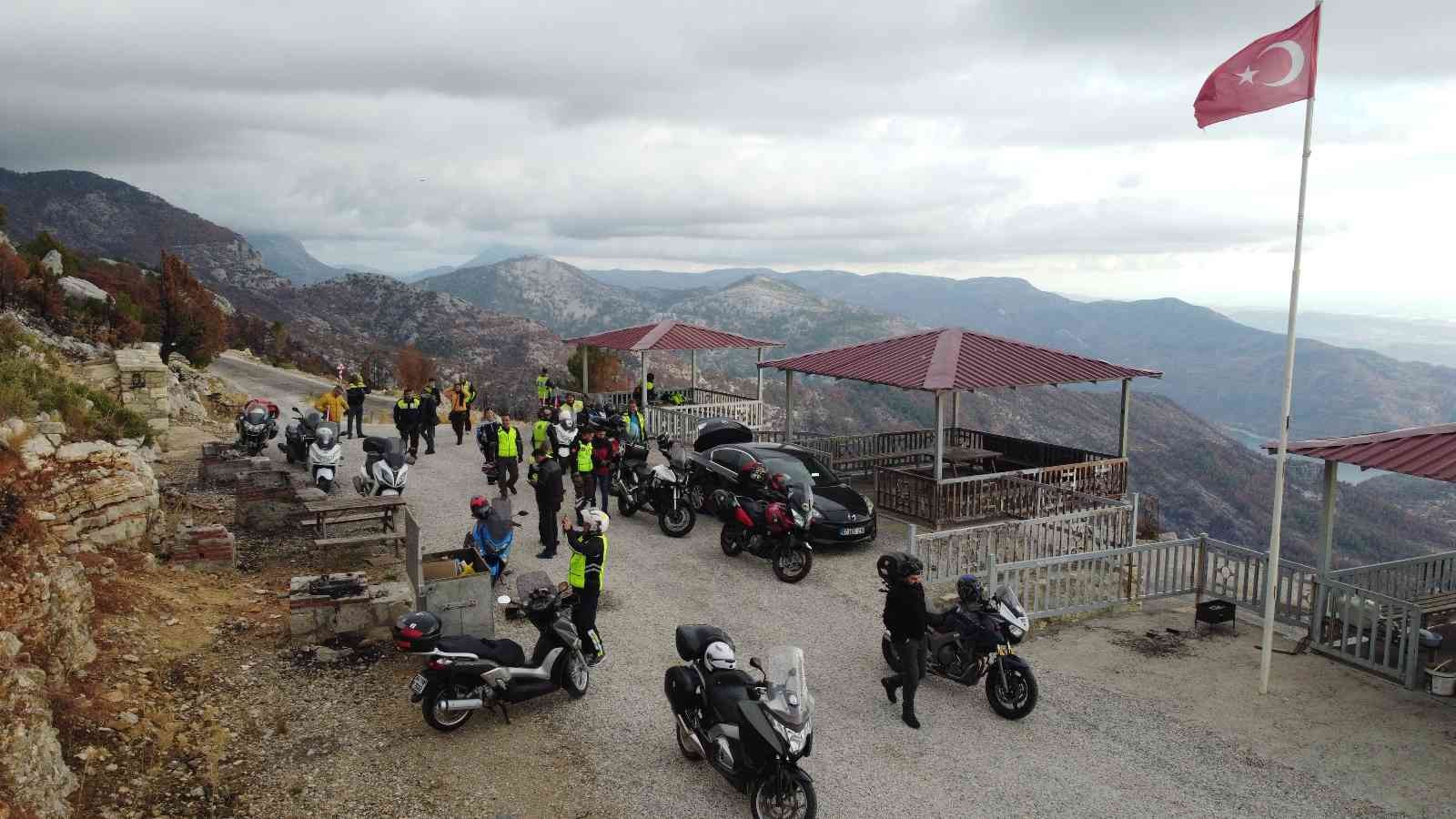 Antalya’da 15 kişilik motosiklet timi ilçe ilçe gezip, ilçelerin tanıtımını yapıyor #antalya