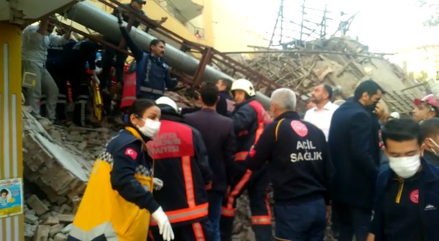 Malatya’da bina çöktü, enkaz altında kalanlar var #malatya