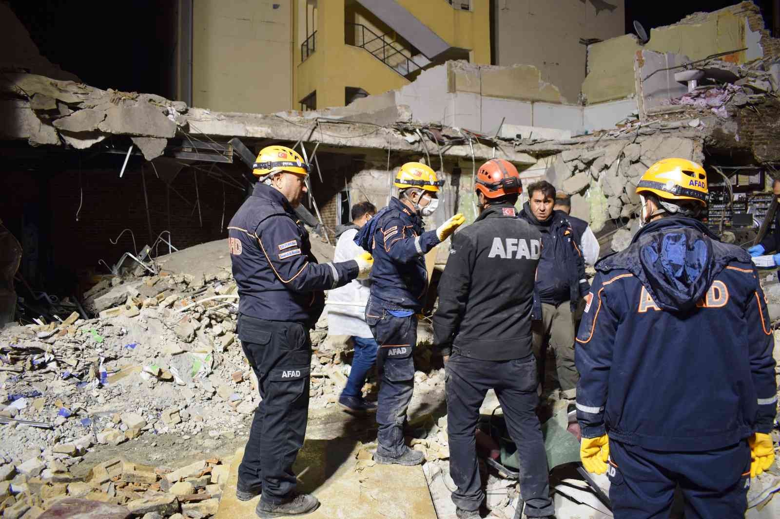 Malatya’da çöken binada arama çalışmaları sona erdi #malatya