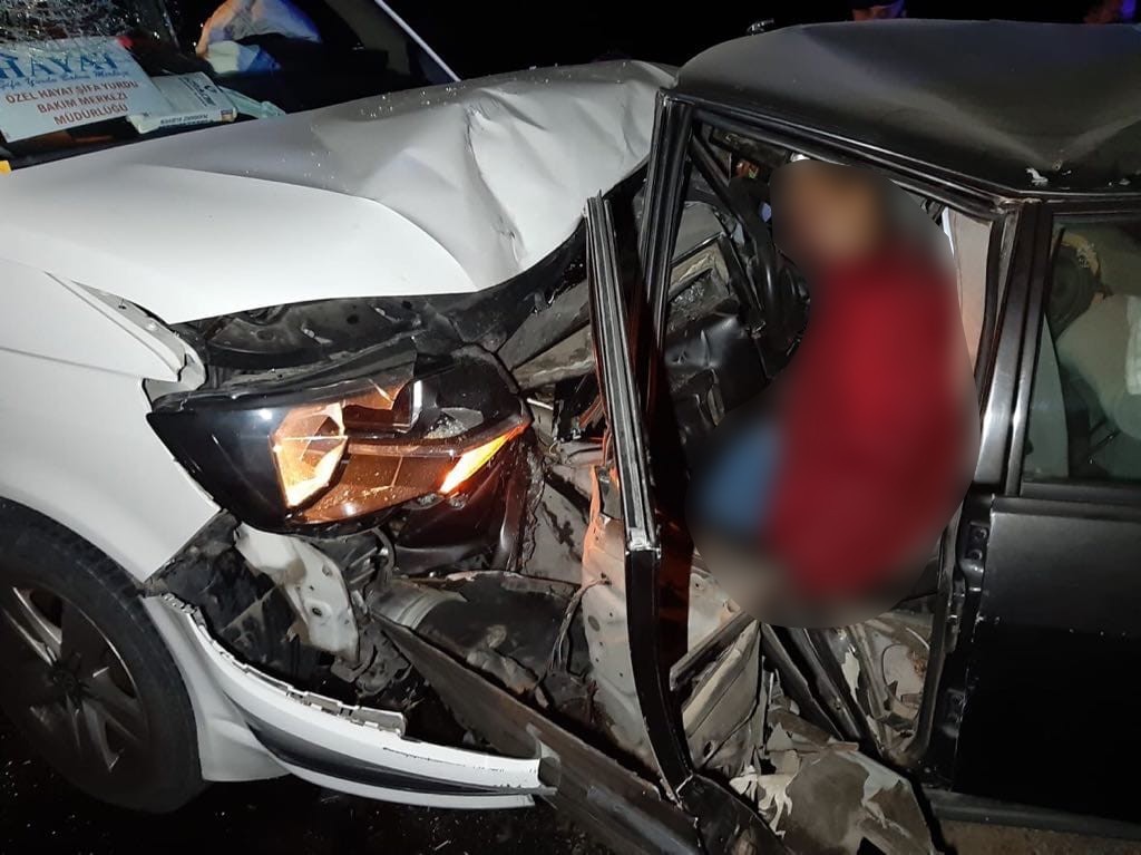 Manisa’da feci kaza: 2 ölü, 5 yaralı #manisa