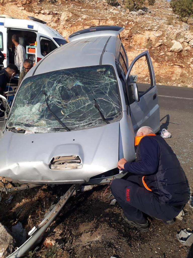 Mardin’de trafik kazası: 9 yaralı #mardin