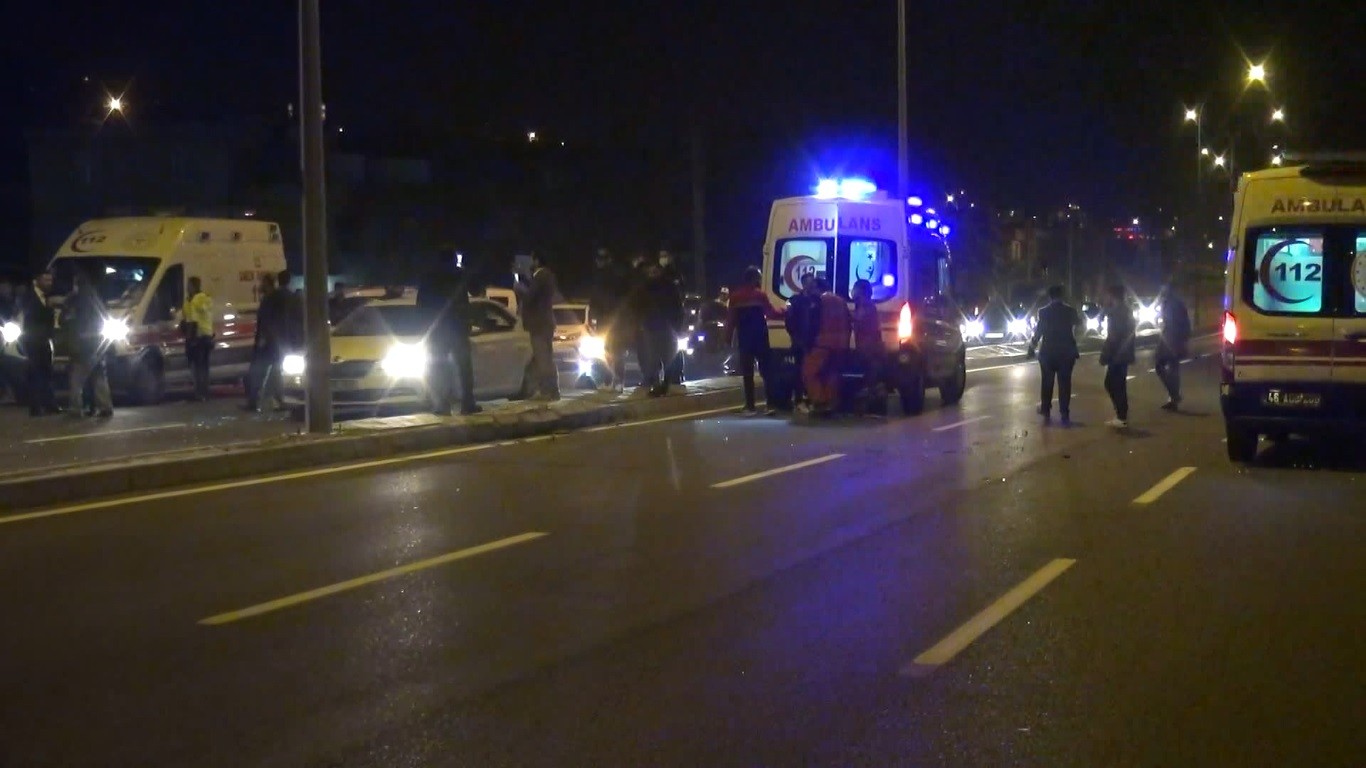 Düğündeki kavgada otomobili insanların üzerine sürdü: 6 yaralı #kahramanmaras