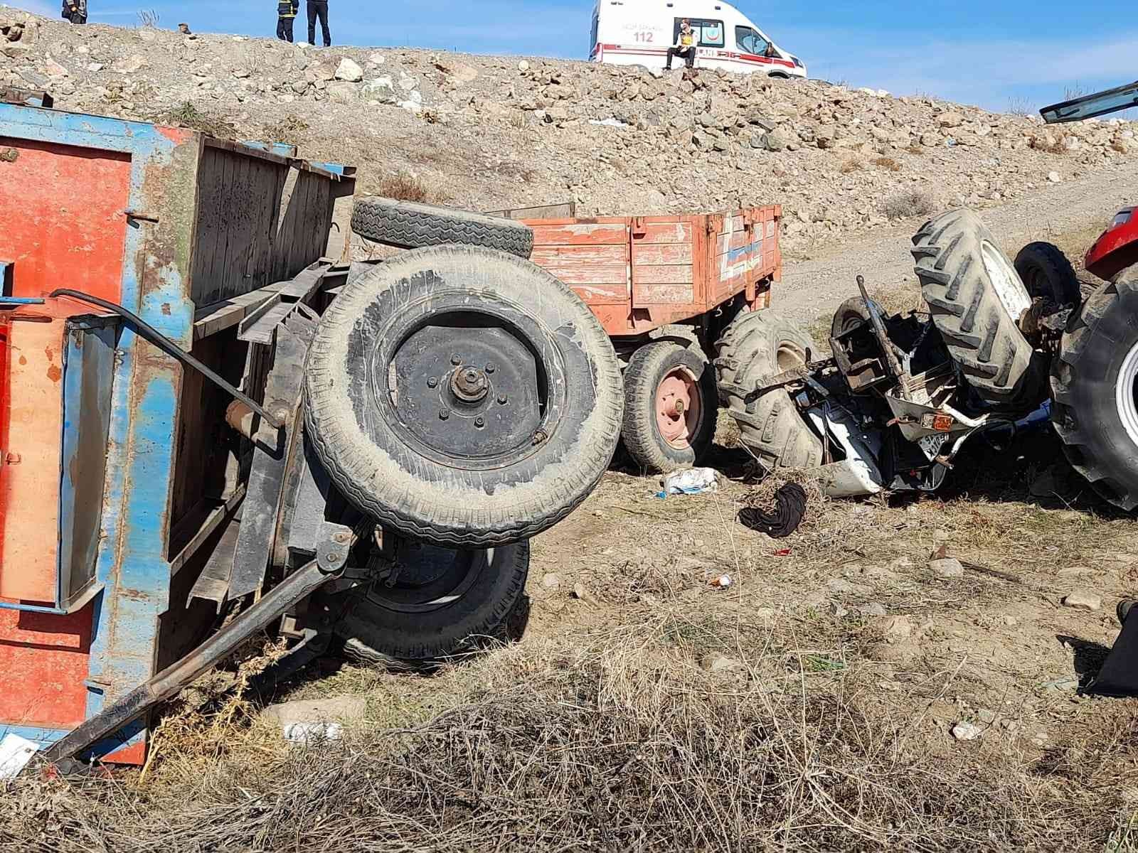 Devrilen traktörün altında kalarak hayatını kaybetti #tokat