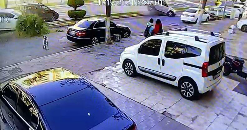 Zincirleme kaza anı güvenlik kameralarına yansıdı #adiyaman
