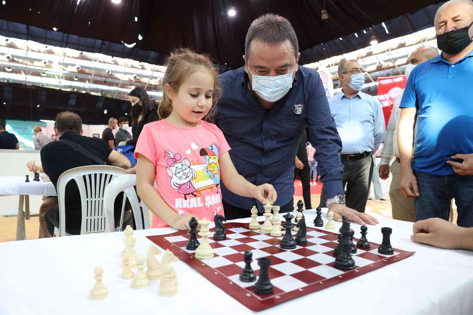7-12 yaş arası katılımcılarla satranç turnuvası #antalya