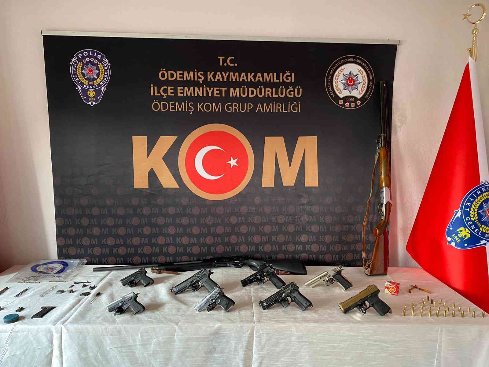 Kuru sıkıdan bozma tabanca yapan şüpheli yakalandı #izmir