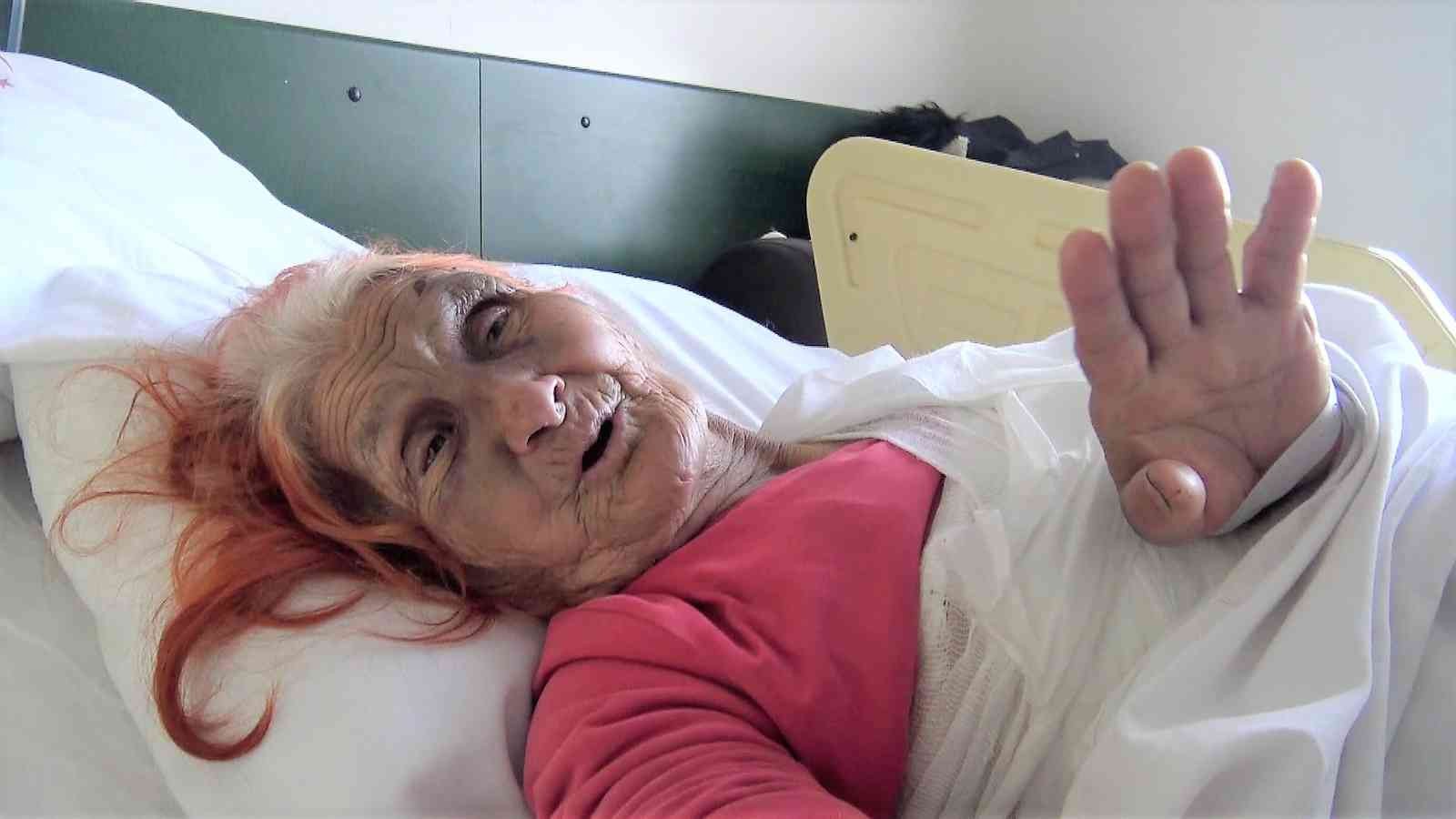 5 gün sonra İHA muhabirinin bulduğu yaşlı kadın yaşama tutunmaya çalışıyor #denizli