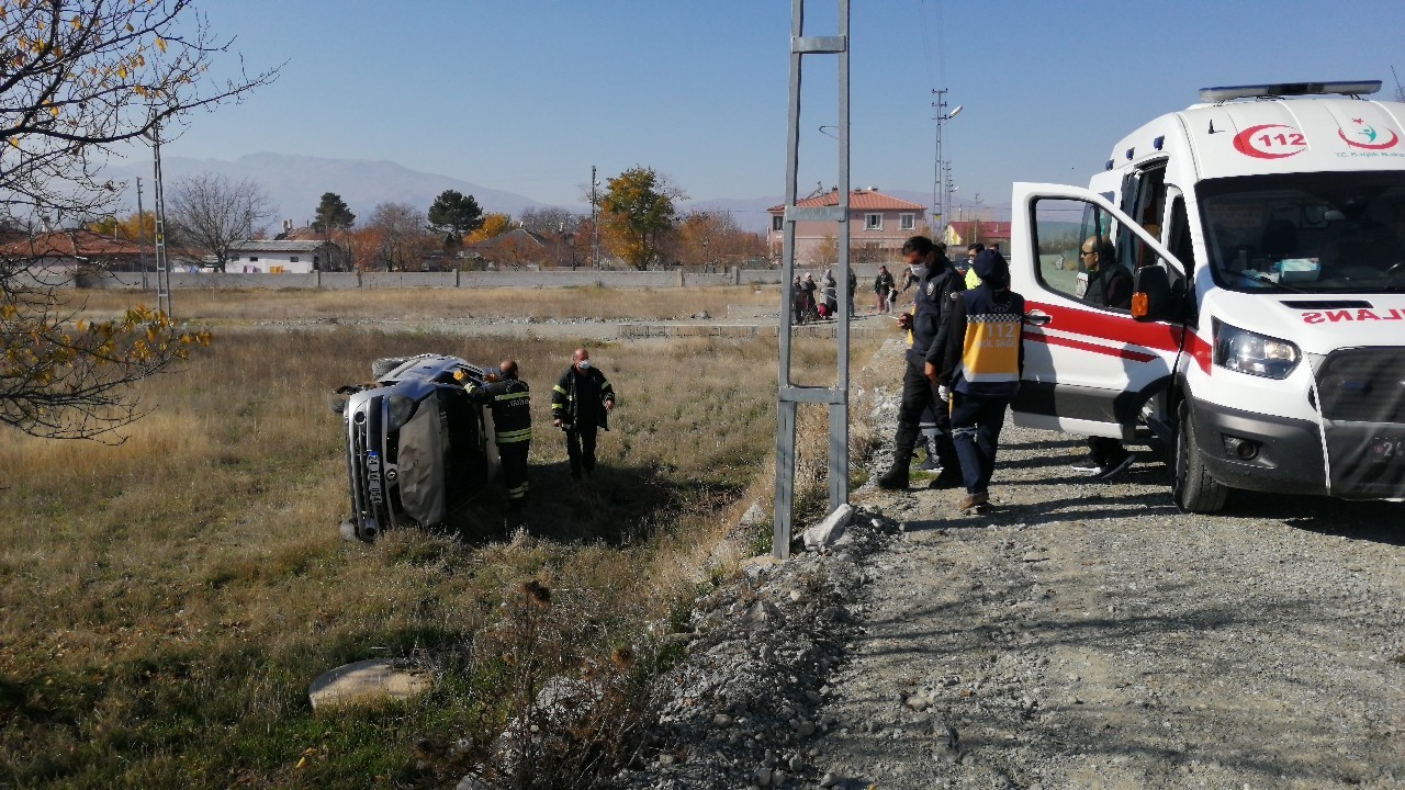 Babasının otomobilini kaçıran küçük sürücü kaza yaptı #erzincan