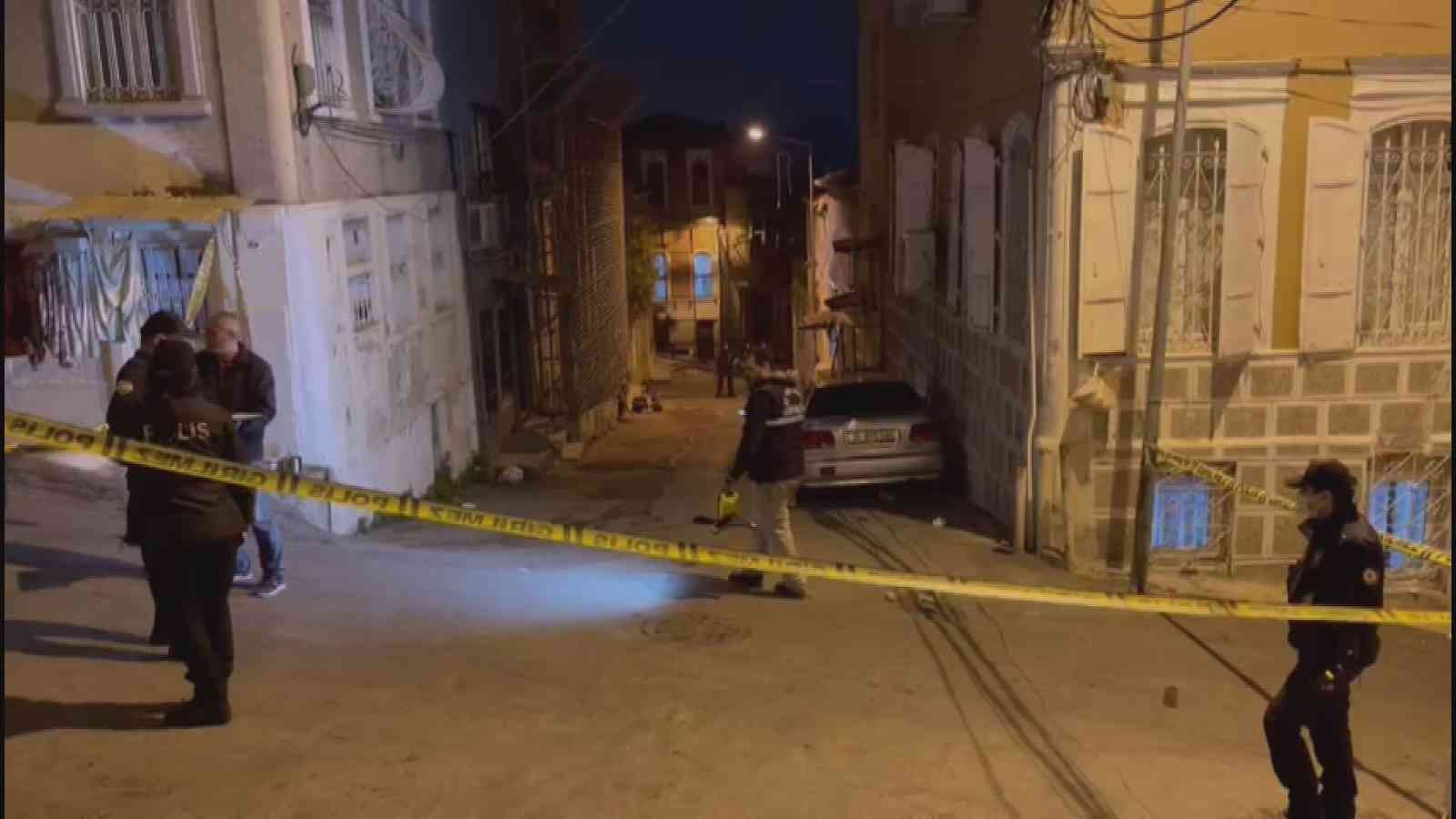 İzmir’de ‘yol verme’ tartışması silahlı ve bıçaklı kavgaya dönüştü: 6 yaralı #izmir