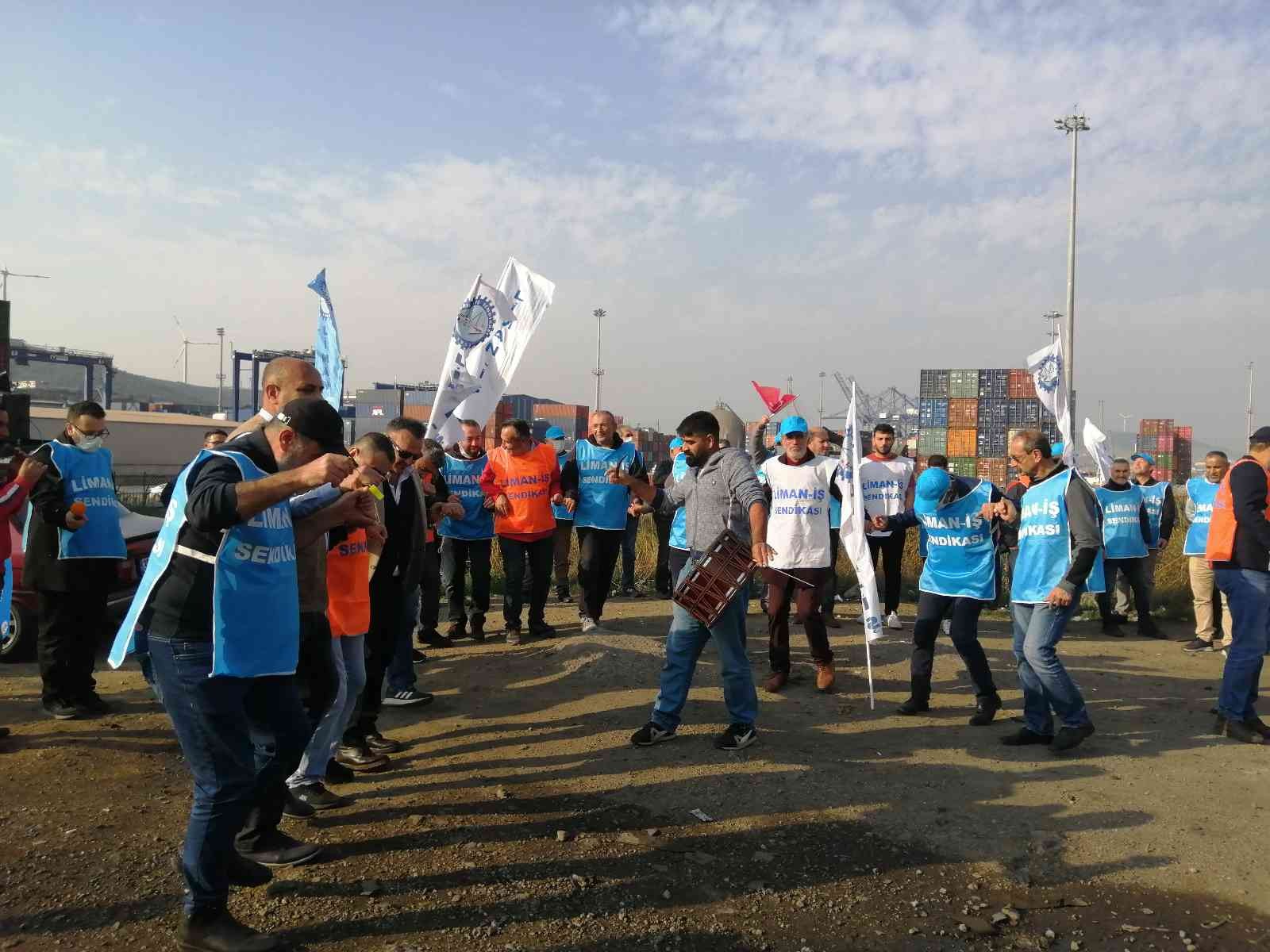 İzmir’de işten çıkarılan işçiler için eylem #izmir