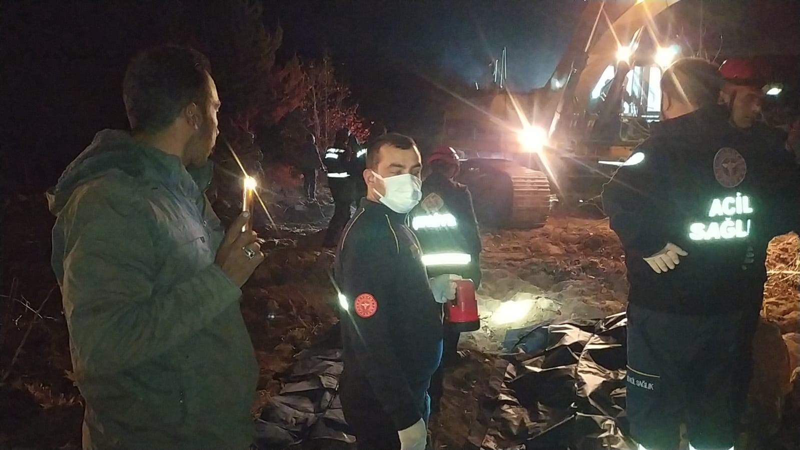 Kamyon yükünü boşaltırken uçuruma yuvarlandı: 2 ölü #kahramanmaras