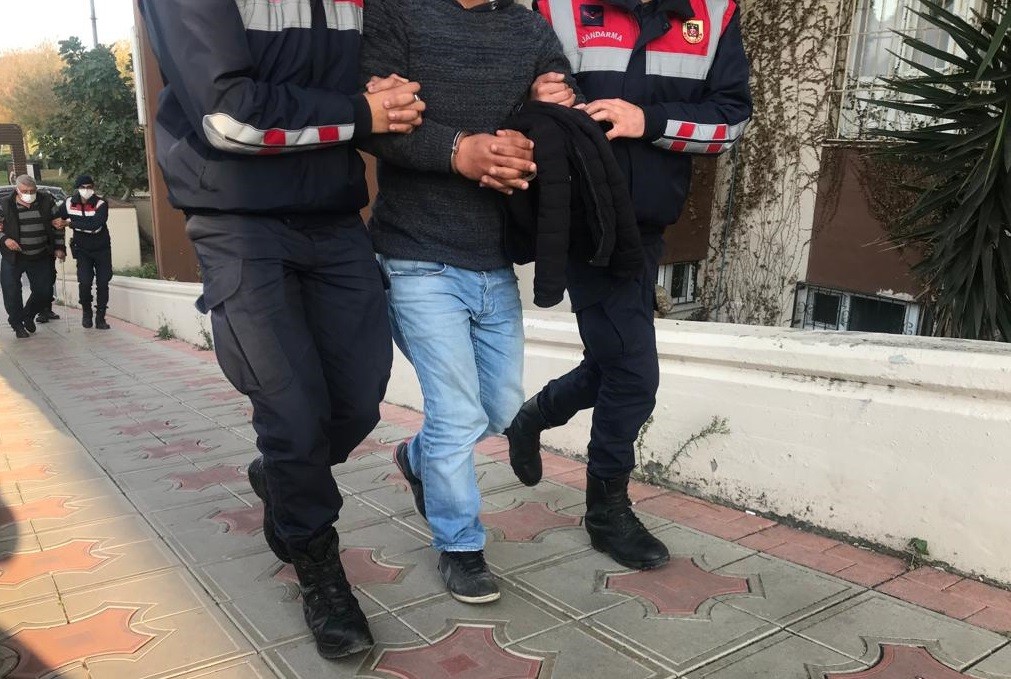 Jandarma, uyuşturucu tacirlerine göz açtırmadı: 7 tutuklama #izmir