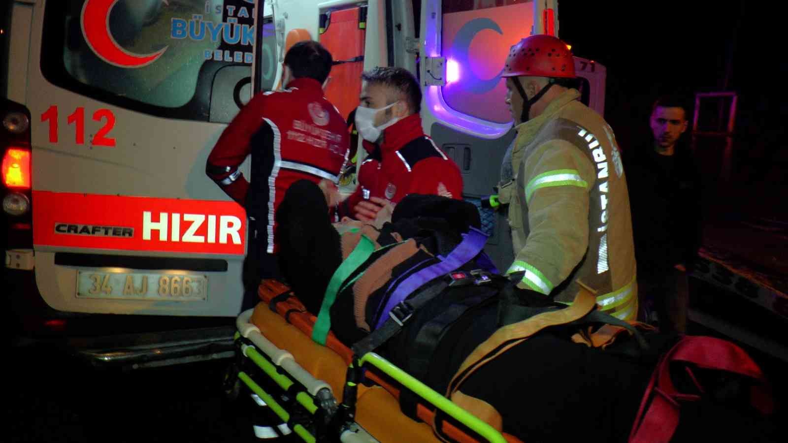 Pendik’te otomobil 50 metreden uçtu, anne ve kızı yaralandı #istanbul