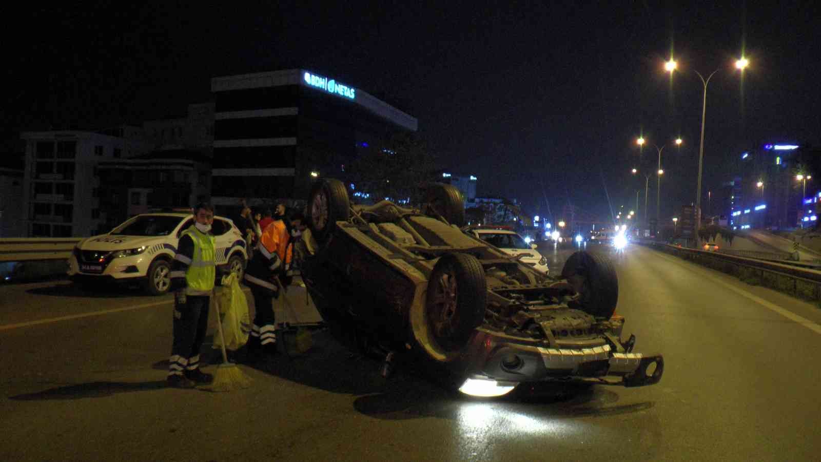 Maltepe’de makas atarak ilerleyen sürücü kazaya neden oldu: 3 yaralı #istanbul