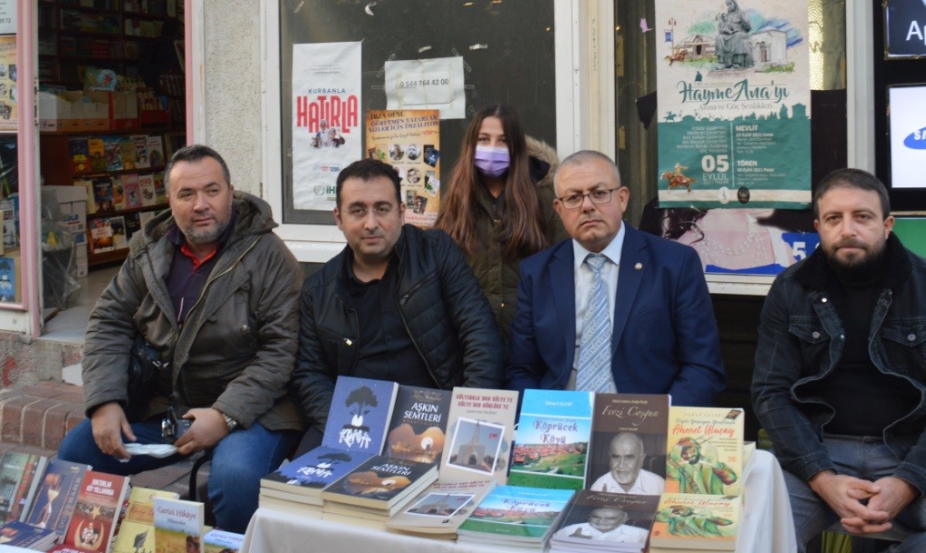 Öğretmen yazarlar kitaplarını imzaladı #kutahya