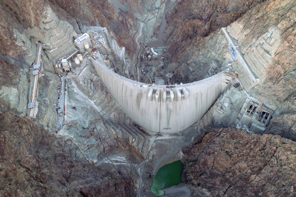 Türkiye’nin en büyük barajında 80 tonluk elektrik türbini montajlandı #artvin