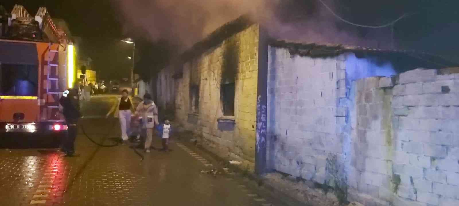 Balıkesir’de ev yangını #balikesir