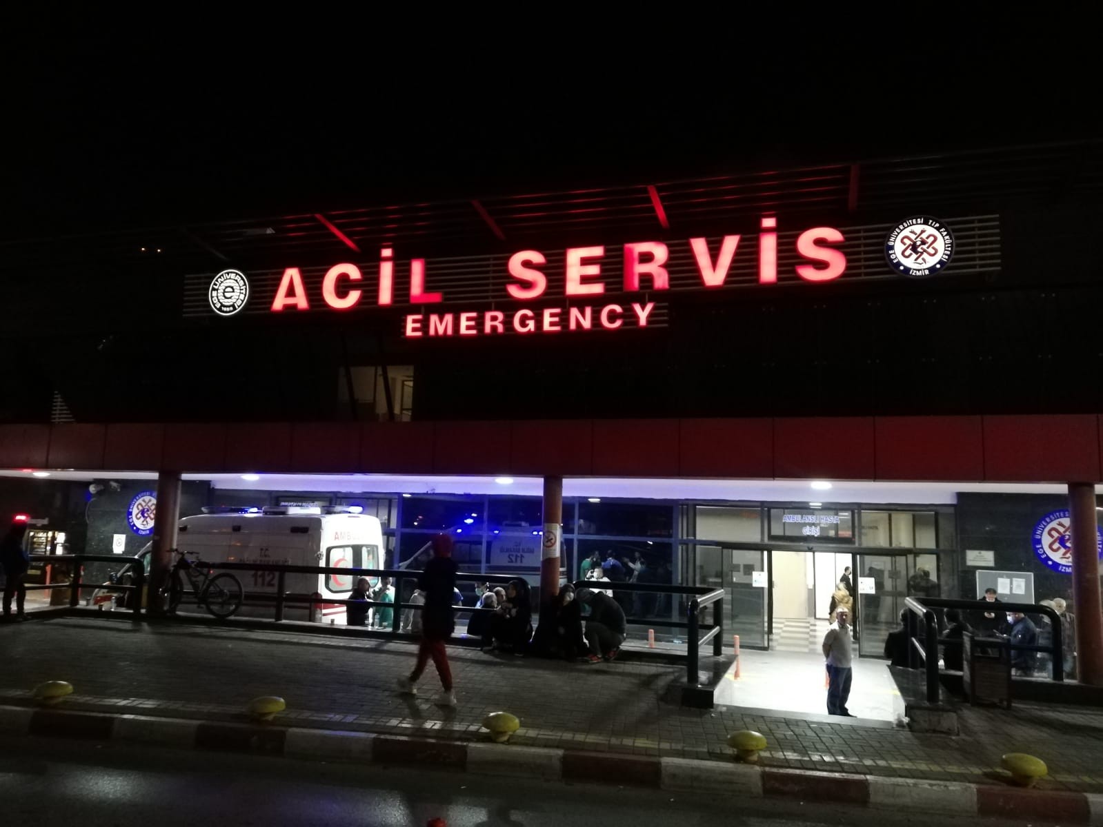 İzmir’de ‘küfürleşme’ kavgası kanlı bitti: 1 ölü, 5 yaralı #izmir