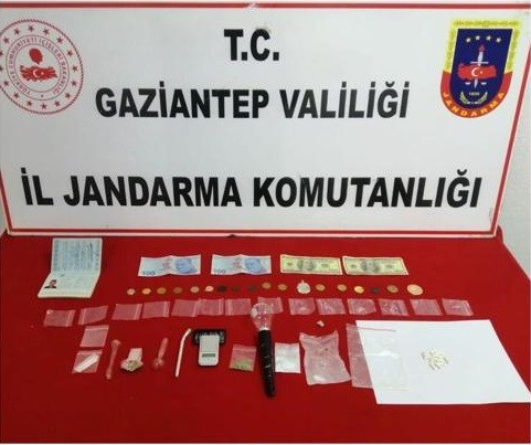 Jandarma uyuşturucu satıcısı ve kaçakçılara göz açtırmıyor #gaziantep