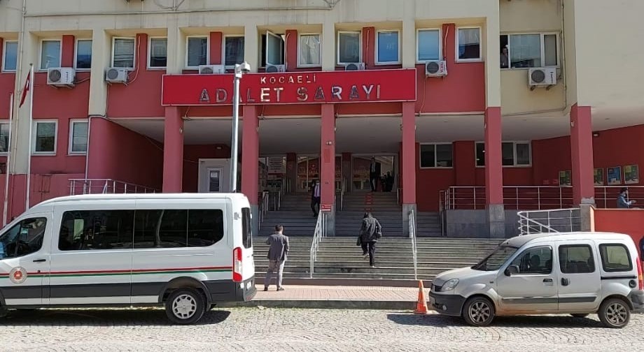 Öğrencisini istismar ettiği iddiasıyla yargılanan öğretmen hakkında mütalaa verildi #kocaeli