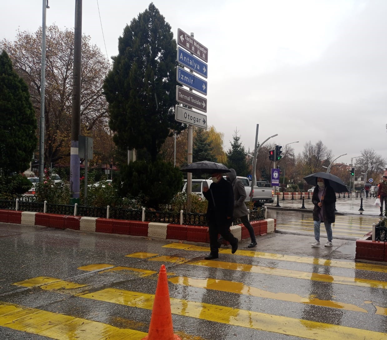 Afyonkarahisar’da yağmur yağışı sevinçle karşılandı #afyonkarahisar