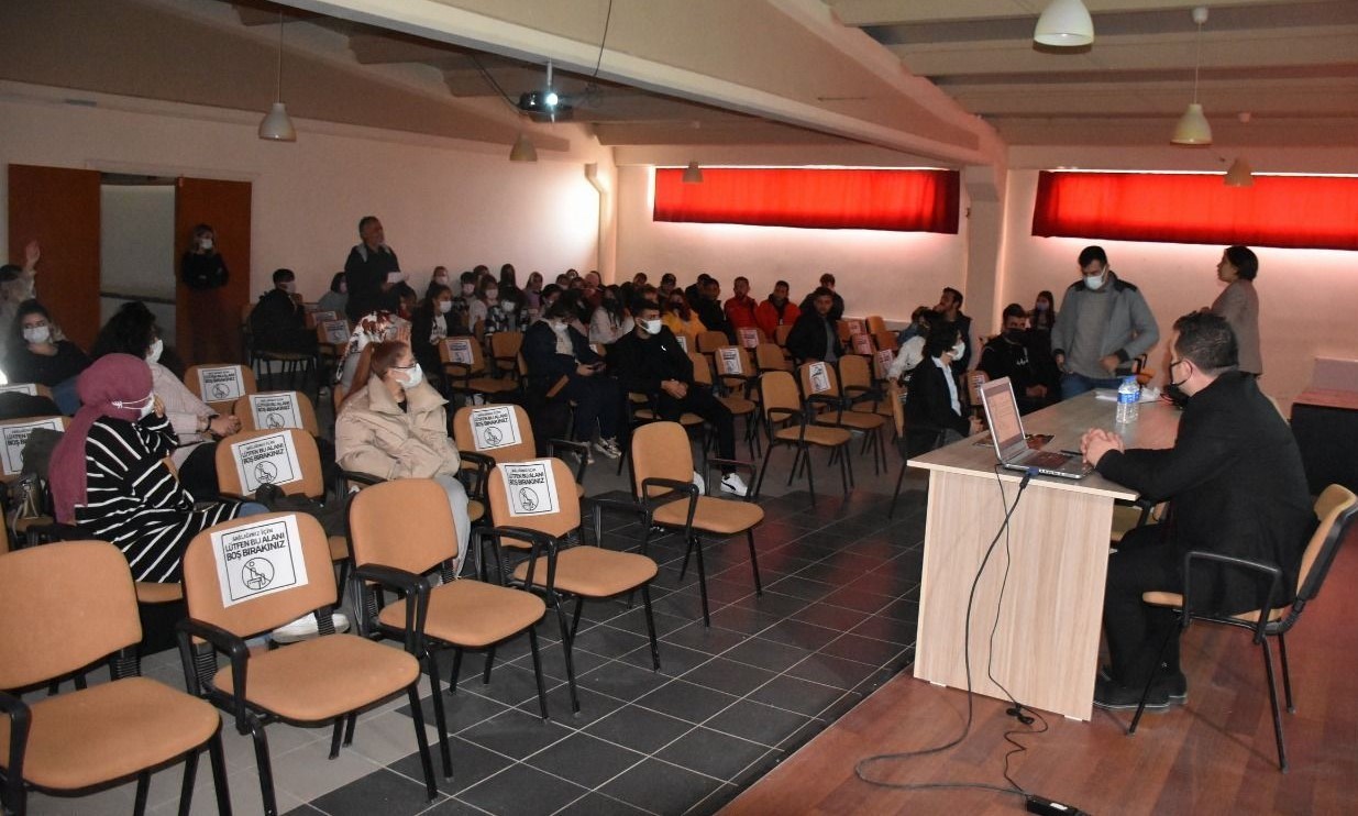 ADÜ’de kadına yönelik şiddete karşı seminer düzenlendi #aydin