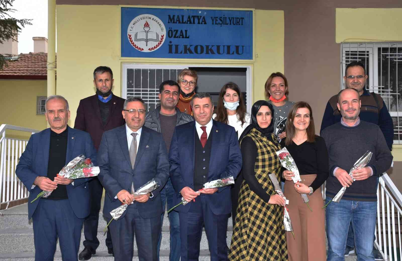 Başkan Özcan’dan öğretmenlere çiçek #malatya