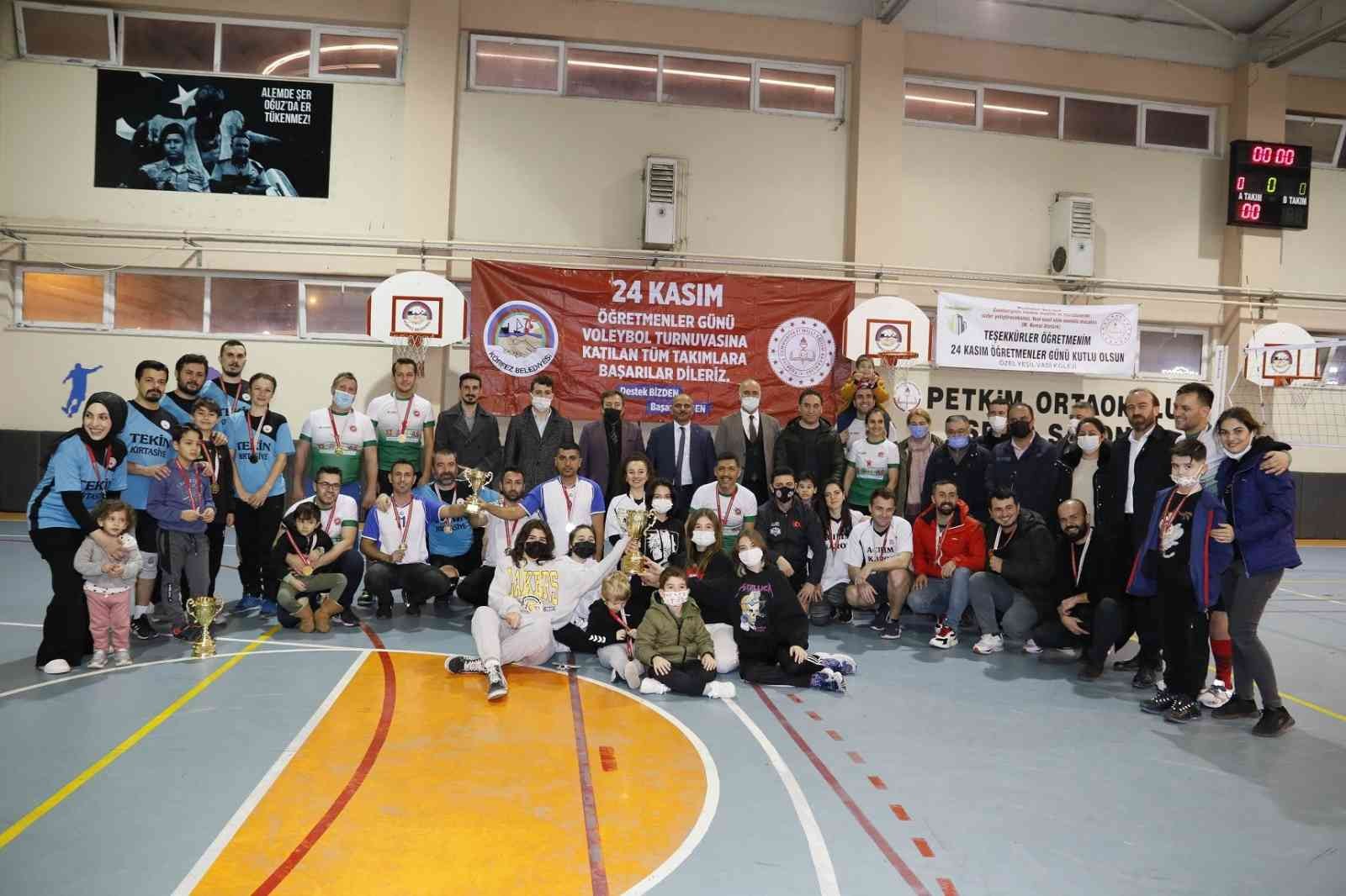 Körfez’de Öğretmenler Günü’ne özel voleybol turnuvasının şampiyonu Uluğbey Ortaokulu oldu #kocaeli