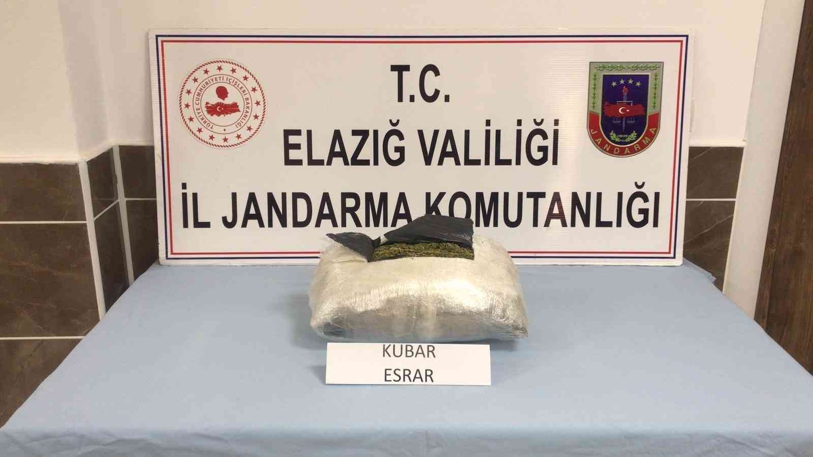 Elazığ’da streç filme sarılı 2,5 kilo esrar ele geçirildi #elazig