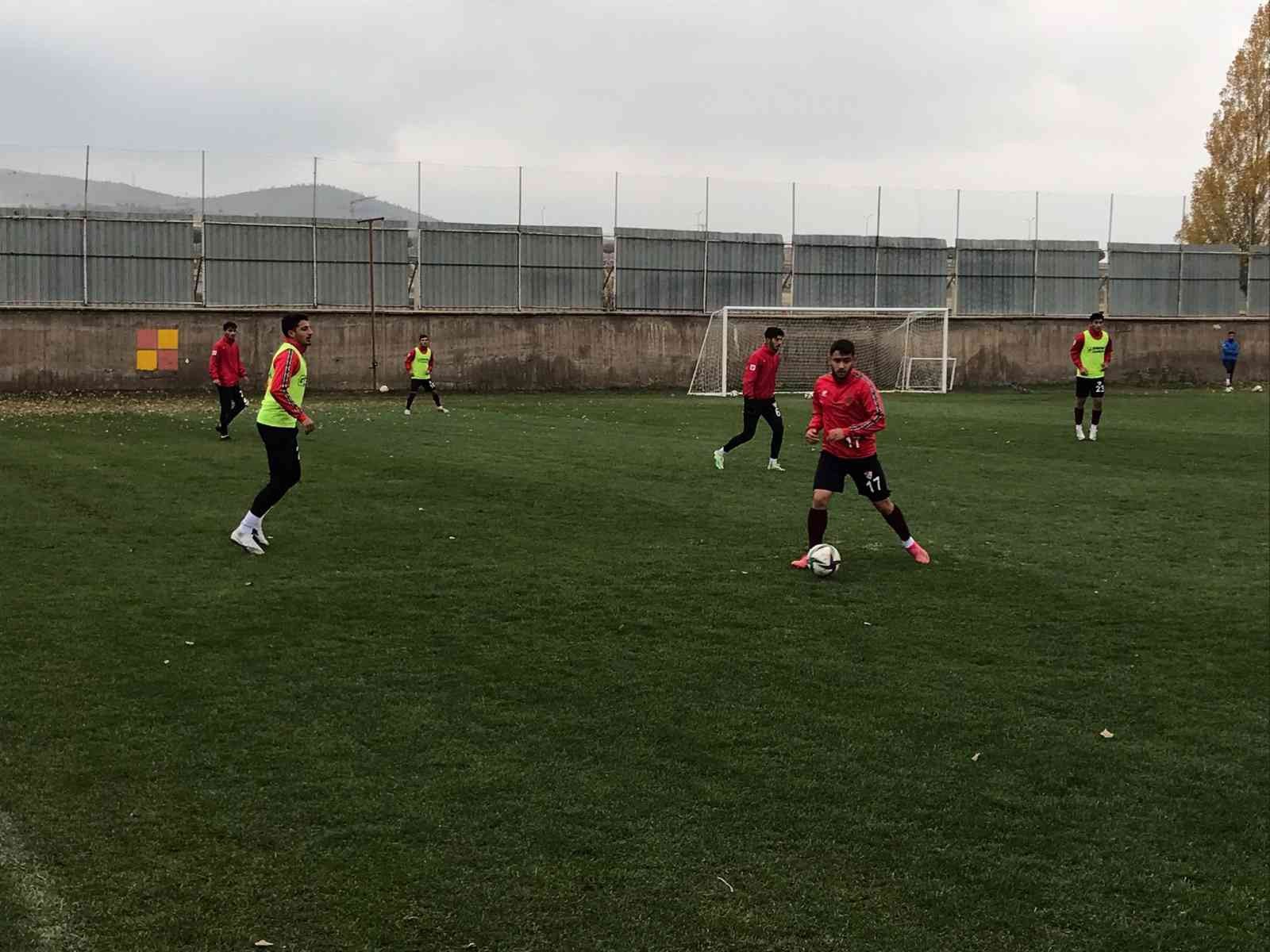 Elazığspor, Belediye Kütahyaspor maçı hazırlıklarına devam etti #elazig