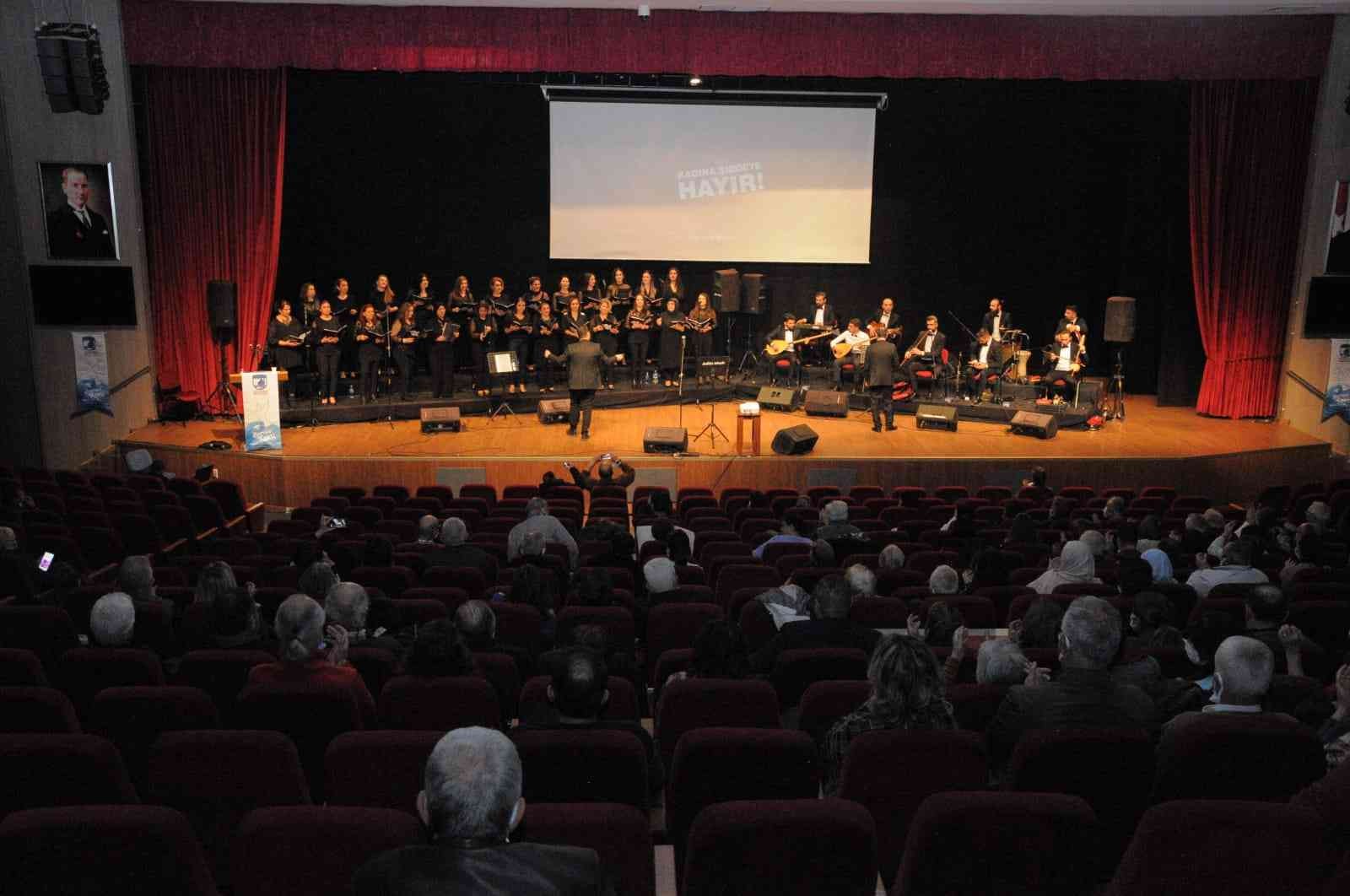 Belediye Kent Konseyi Kadın Korosu Çanakkale’de konser verdi #kirsehir