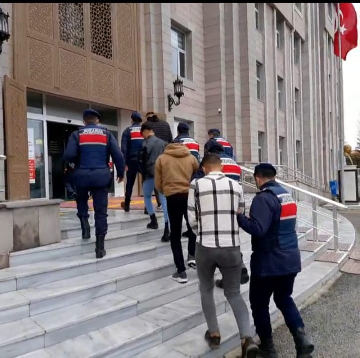 Konya’da 4 hırsızlık şüphelisi 2 aylık takip sonucu yakalandı #konya