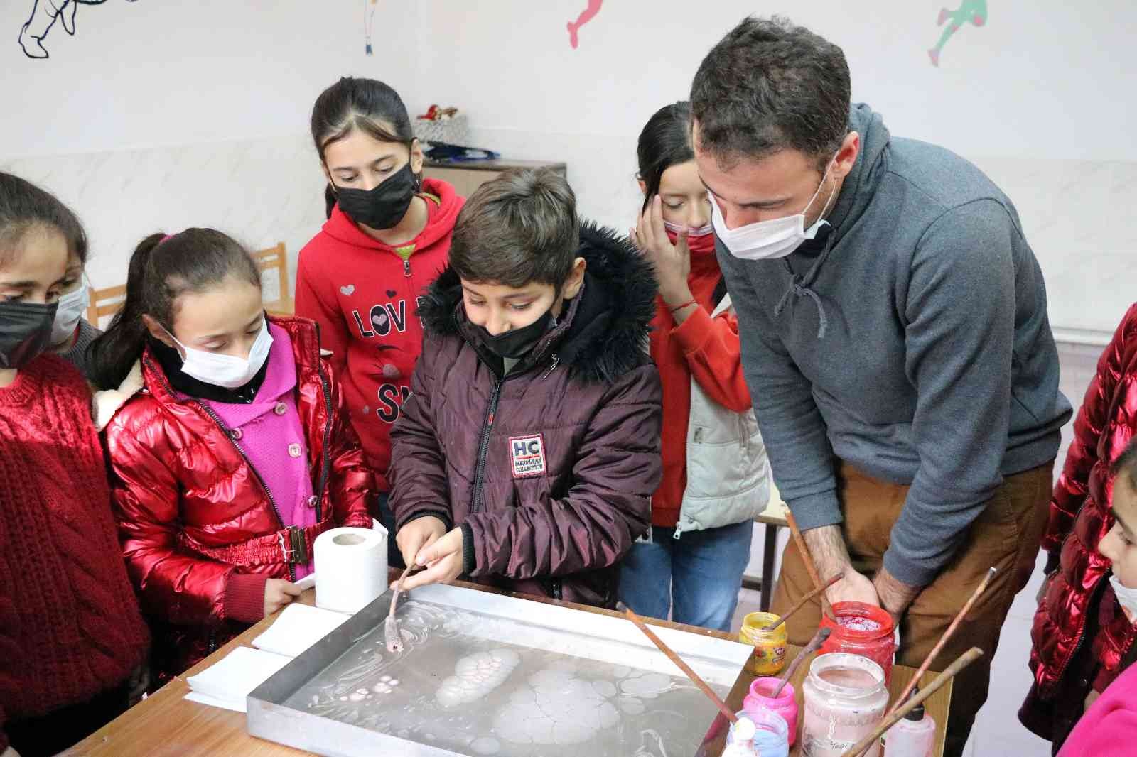 Köy çocukları ebru sanatı ile tanıştı #yozgat