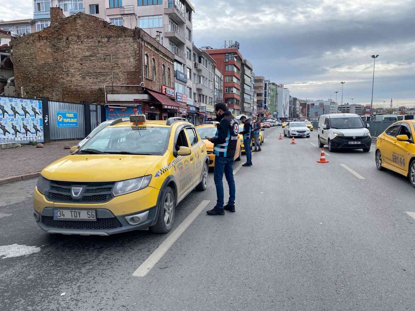 Kadıköy’de emniyet kemeri takmayan taksiciye ceza #istanbul