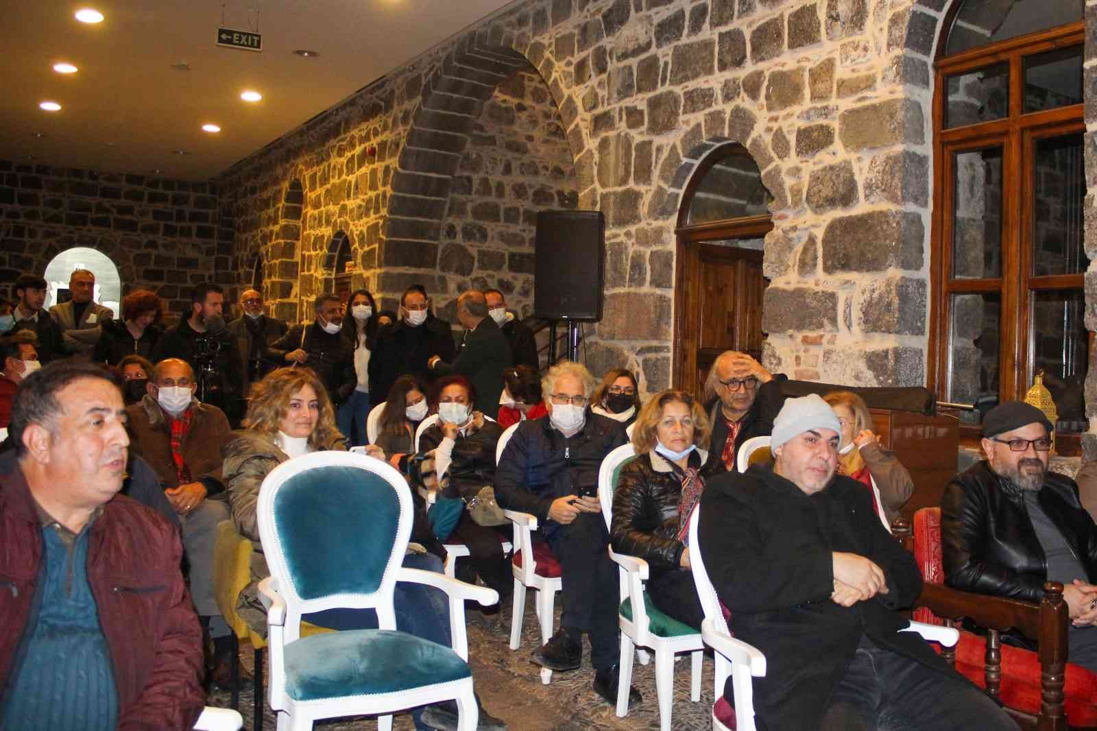 Diyarbakır’da kitap severler kitap mezadında buluştu #diyarbakir